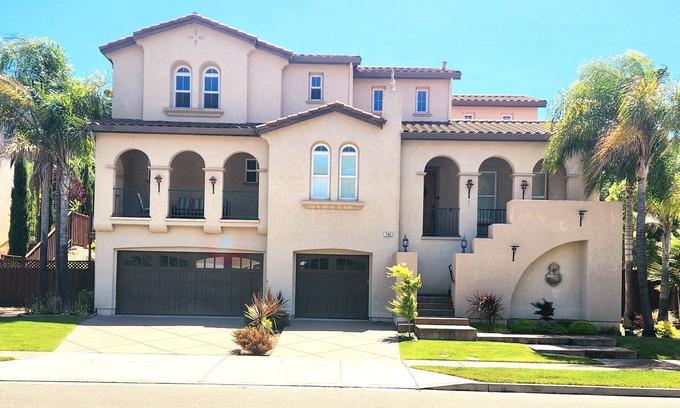 Fairfield House | Modern Tuscan Castle around Napa & Sonoma Valley Wine Country