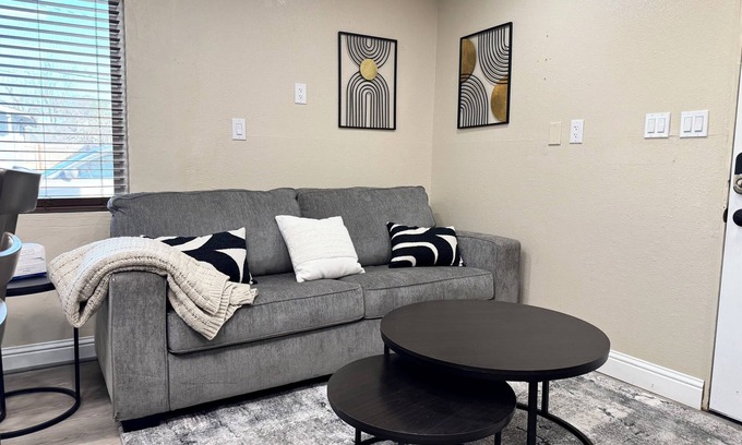 Hanford Apartment | Modern Unit with King Bed in Hanford