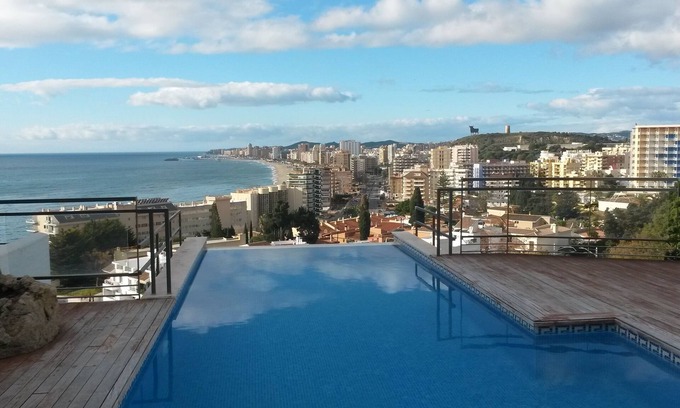 Torreblanca House | Modern villa, 5 minutes walking distance to beach and restaurants. Sea view