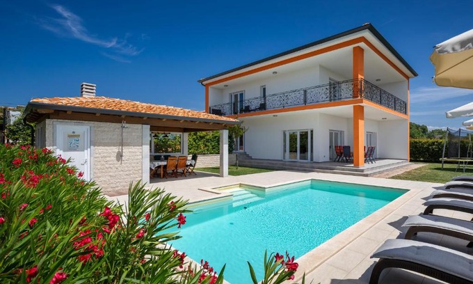 Kastel Villa | Modern villa Eva Kastel with pool near Buje