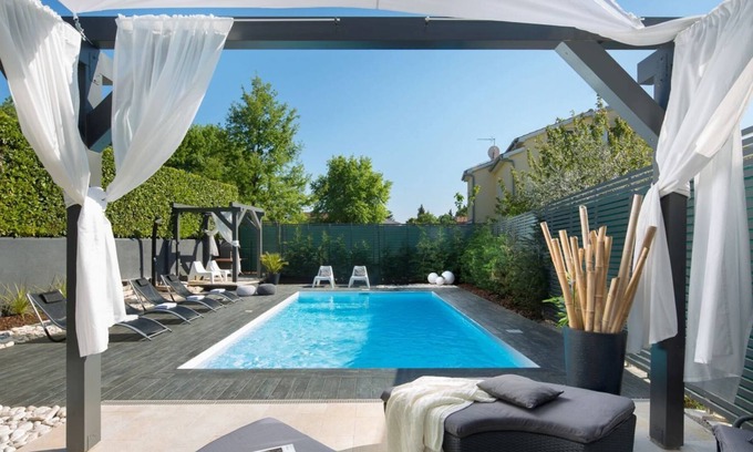 Cancini Villa | Modern villa near Poreč with pool and a summer kitchen with covered terrace