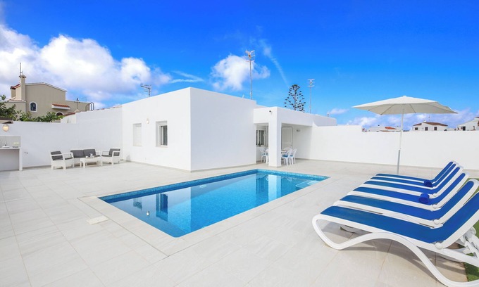 Cala Blanca House | Modern villa with pool - Villa Aday & Ixeia