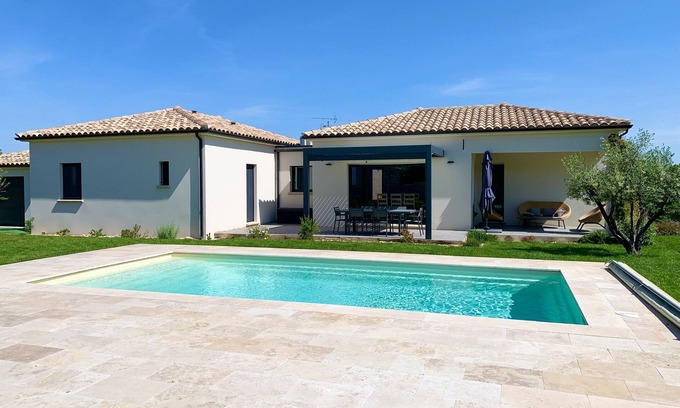 Langlade Villa | MODERN VILLA WITH POOL IN VAUNAGE