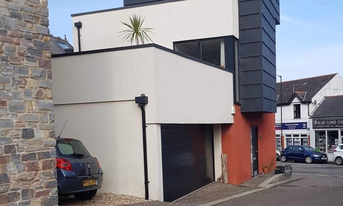 Dinas Powys House | Modern, Warm and Cosy Welsh Retreat