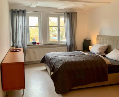 Wolfhagen Apartment | Modern wohnen im Fachwerkhaus im Herzen Wolfhagens - 2 Schlafzimmer, Parkplatz