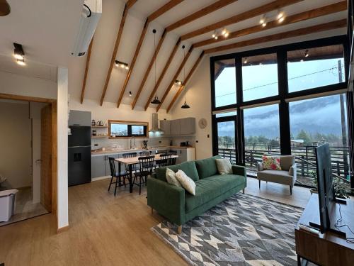 Puerto Aysen House | Moderna y acogedora casa estilo galpón