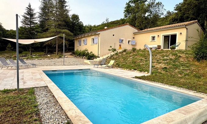 Sampzon House | Modernized large country house with private pool