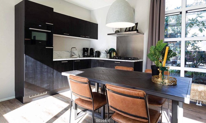 Cromvoirt Ski Chalet | ✓ Module Special at Résidence de Leuvert ✓ Holiday home for 4 persons ✓ Located near Den Bosch (Noord-Brabant) ✓ Near De IJzeren Man ✓ Book directly through the park