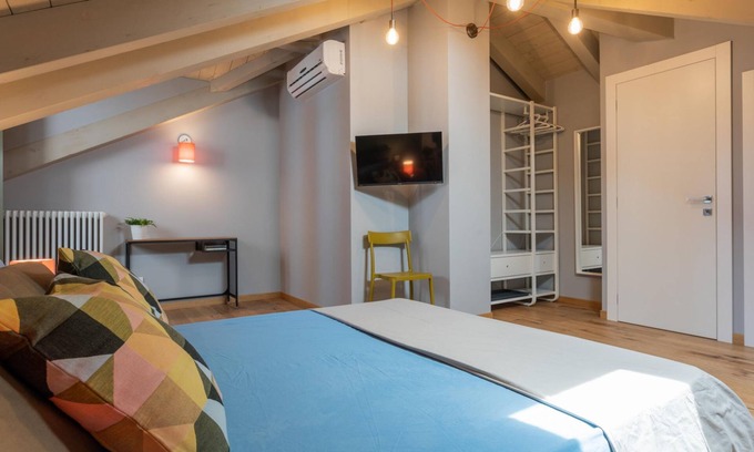 Borgo Dora Apartment | Molassi 9 - Le Casette del Balon - 2-bedroom Apart