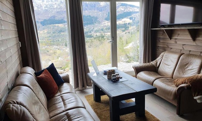 Luster Apartment | Molden 1 - med Jacuzzi!