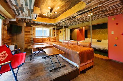 Minami Apartment | MolinHotels501-札幌市定山渓天然温泉に紅葉シーズン到来-W-beds4&S-beds6