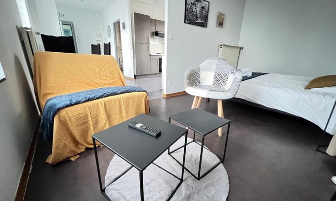 Saint-Julien-les-Metz Apartment | Mon Spacieux Studio Parking Un-Séjour-à-Part