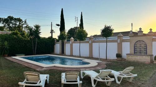 Sanlucar la Mayor House | MonKeys Apartments La Gloria Pool Sanlúcar la Mayor