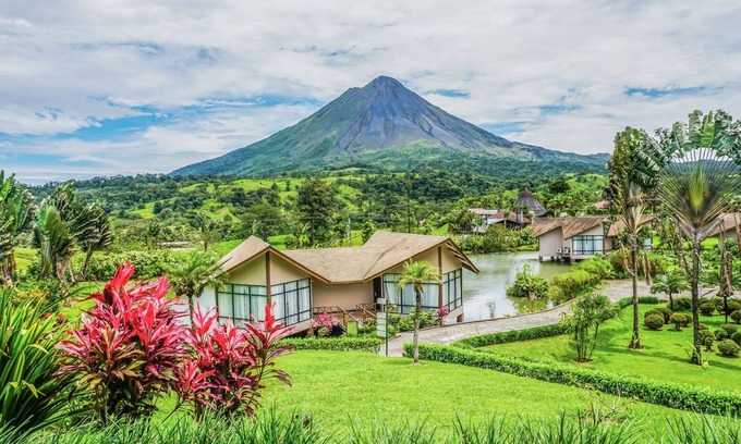 Arenal Hot Springs Hotel | Montaña de fuego Mountain Resort & Spa