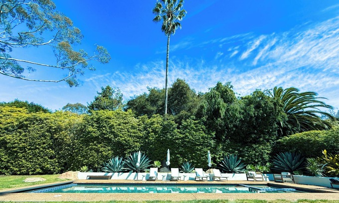 Montecito House | Montecito Estate Perfection! Coast Village Road & Butterfly Beach Adjacent.