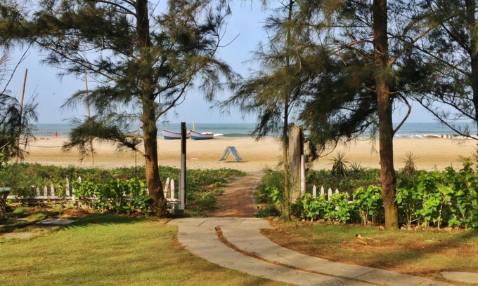 Morjim Resort | Montego Bay Beach Village - Morjim