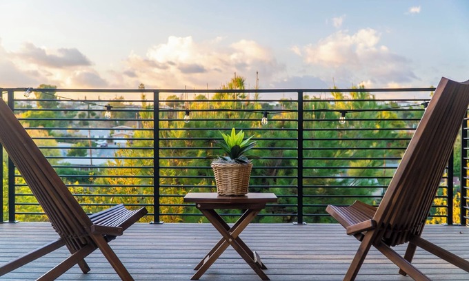Monterey Park Apartment | Monterey Park Retreat: Spectacular Views & Comfort