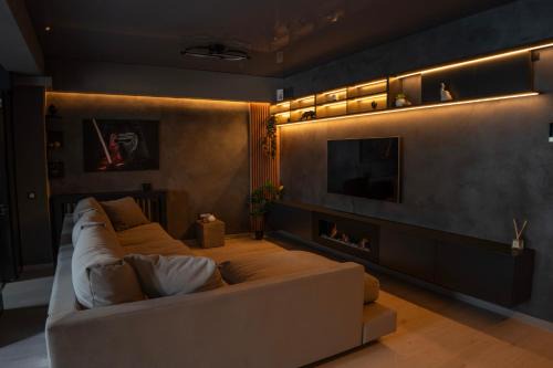 Brasov Apartment | Montis Charming Retreat with View