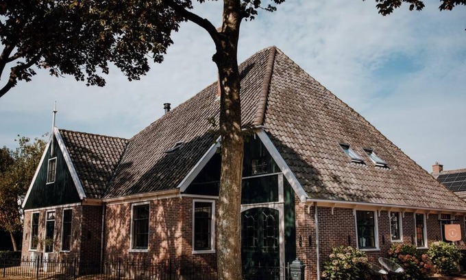 Twisk House | Monumentale stolpboerderij voorzien van alle gemakken van nu!