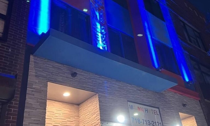 Brownsville Hotel | Moon Hotel Brooklyn