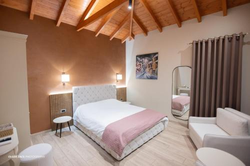 Korce Bed & Breakfast | Moonlight Serenade