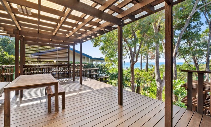Point Lookout House | Moonshine Beach Shack by Discover Stradbroke