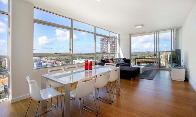 Zetland Apartment | Moore to See - Modern and Spacious 3BR Zetland Apartment with Views over Moore Park
