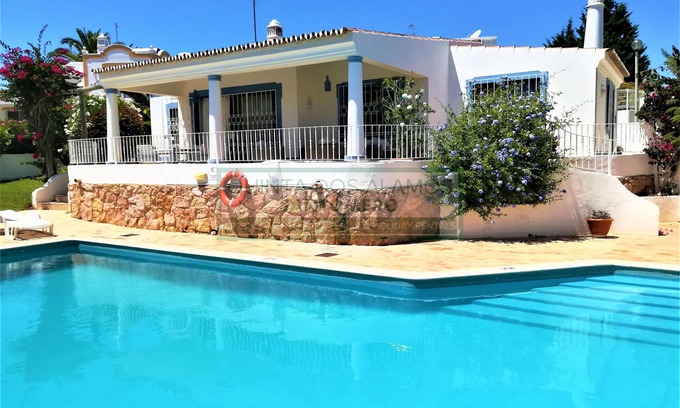 Guia Villa | Moradia com piscina privada