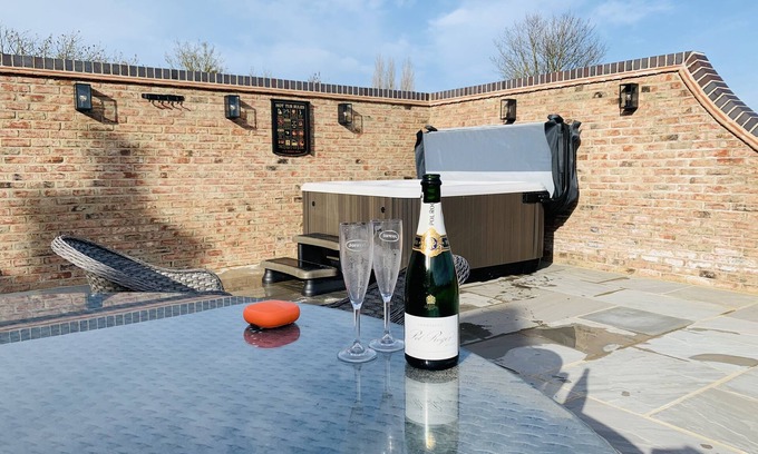 Skirpenbeck Cottage | Morgan Cottage at 'This Is Not Here' With Hot Tub