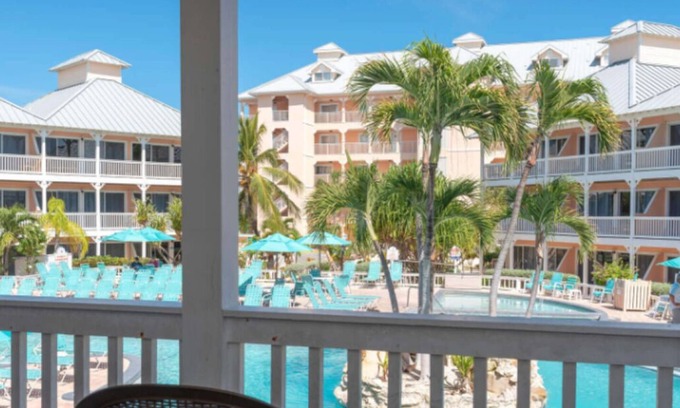 Colliers Bay Resort | Morritt's Room Rental: Dive & Snorkel Adventure Awaits in Grand Cayman!