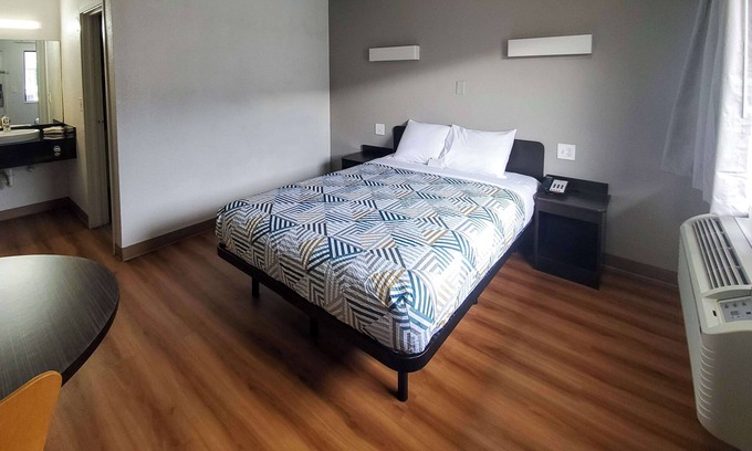Bellmead Hotel | Motel 6 Bellmead, TX - Waco