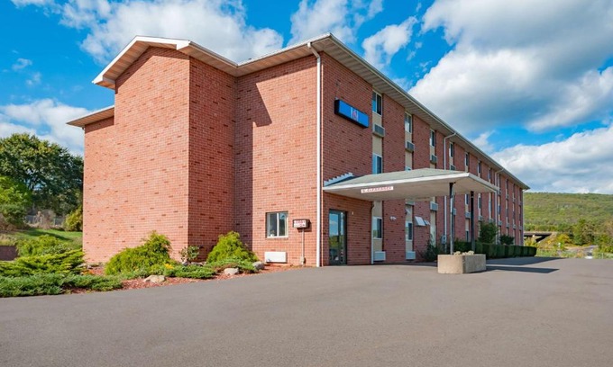 Sybertsville Hotel | Motel 6-Drums