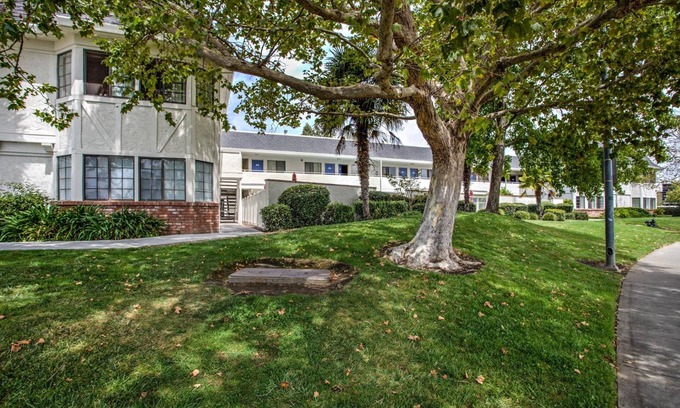 Fairfield Hotel | Motel 6 Fairfield, CA - North