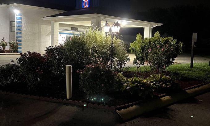 Franklin Hotel | Motel 6 Franklin, OH