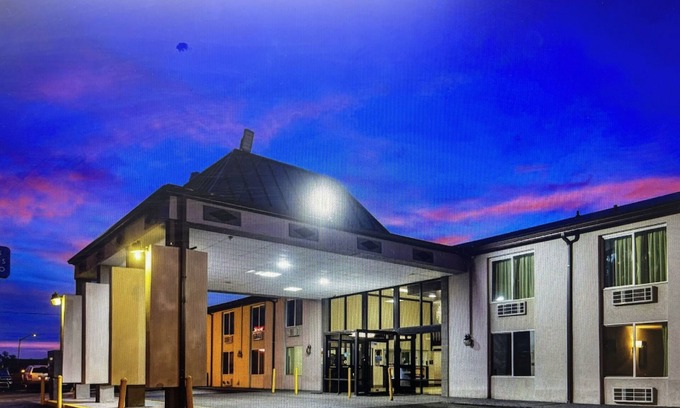 Lawrence Hotel | Motel 6 Indianapolis, IN