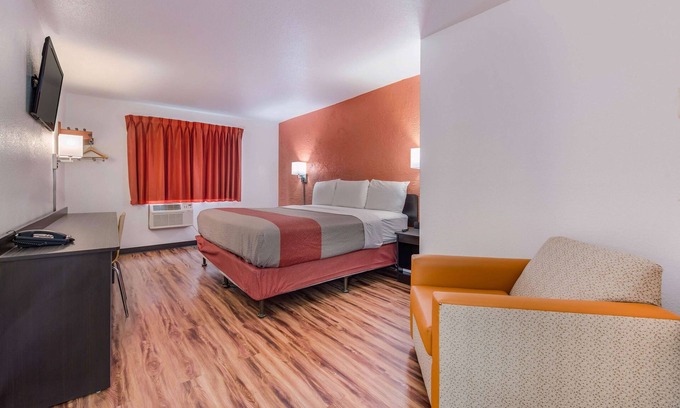 St. Paul Hotel | Motel 6 Saint Paul, MN - I-94