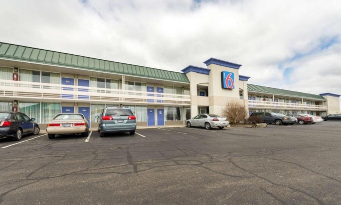 Troy Hotel | Motel 6-Troy, OH