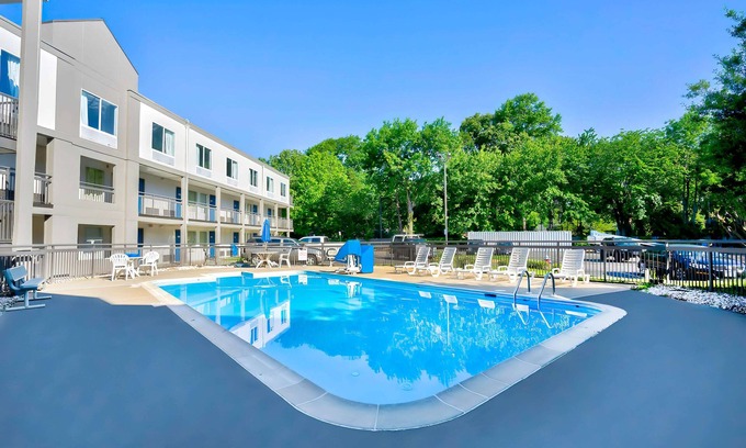 Northwest Hotel | Motel 6 Virginia Beach, VA