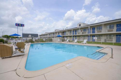 Webster Hotel | Motel 6-Webster, TX - Houston - Nasa Lake