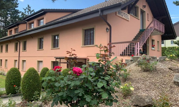 Servion Hotel | Motel des fleurs