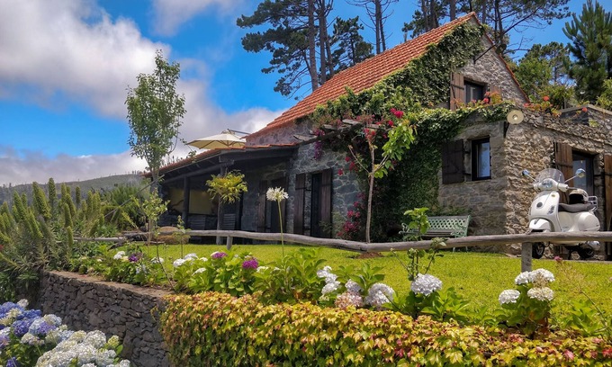 Calheta Cottage | Mountain Cottage - Away from it all!