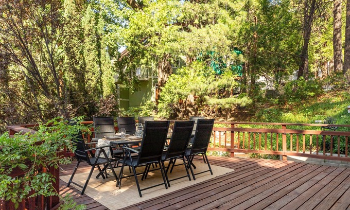 Lake Arrowhead House | "Mountain Dream" cabin- with a hot tub & fire pit!