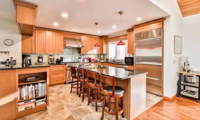 Maplecrest House | Mountain house w/stunning views & gourmet kitchen 7 mi to Windham 9 to Hunter