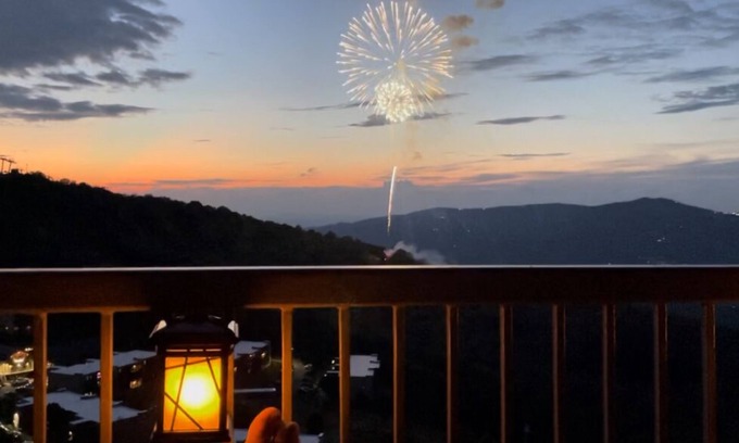 Sugar Mountain Condo | Mountain Memories at Sugar Top! 8th floor facing the slopes with amazing sunsets