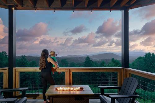 Saluda House | Mountain Moonlight at Saluda Mountain Retreats