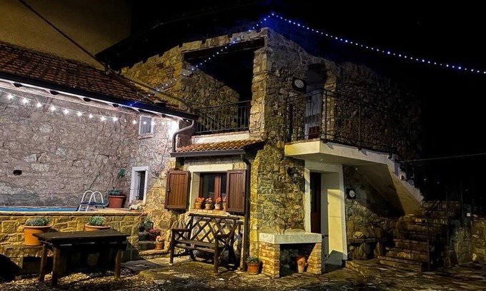 Primaore House | Mountain Retreat - 3 self-contained properties accommodating up to 14 plus cot