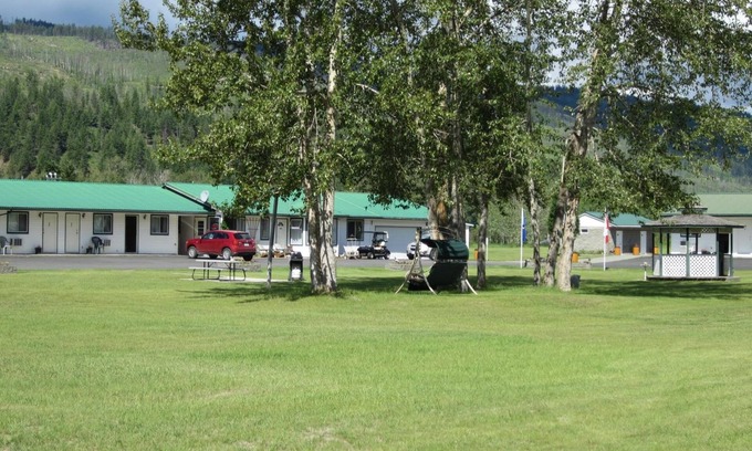 Barriere Hotel | Mountain Springs Motel & RV Park