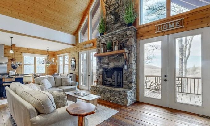 Tuckasegee Cabin | Mountain Top Lodge - stunning mountain views