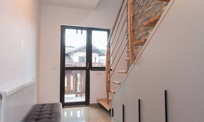 Busteni Apartment | Mountain Valley View