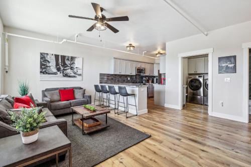Virginia City Apartment | Mountain-View Deck Stylish Virginia City Apt!